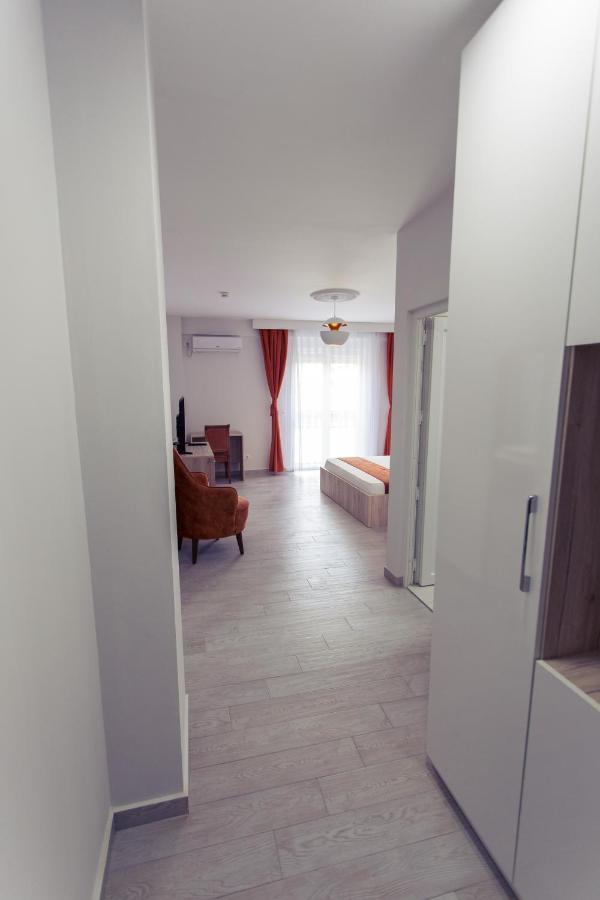 City Hotel Ferizaj Luaran gambar