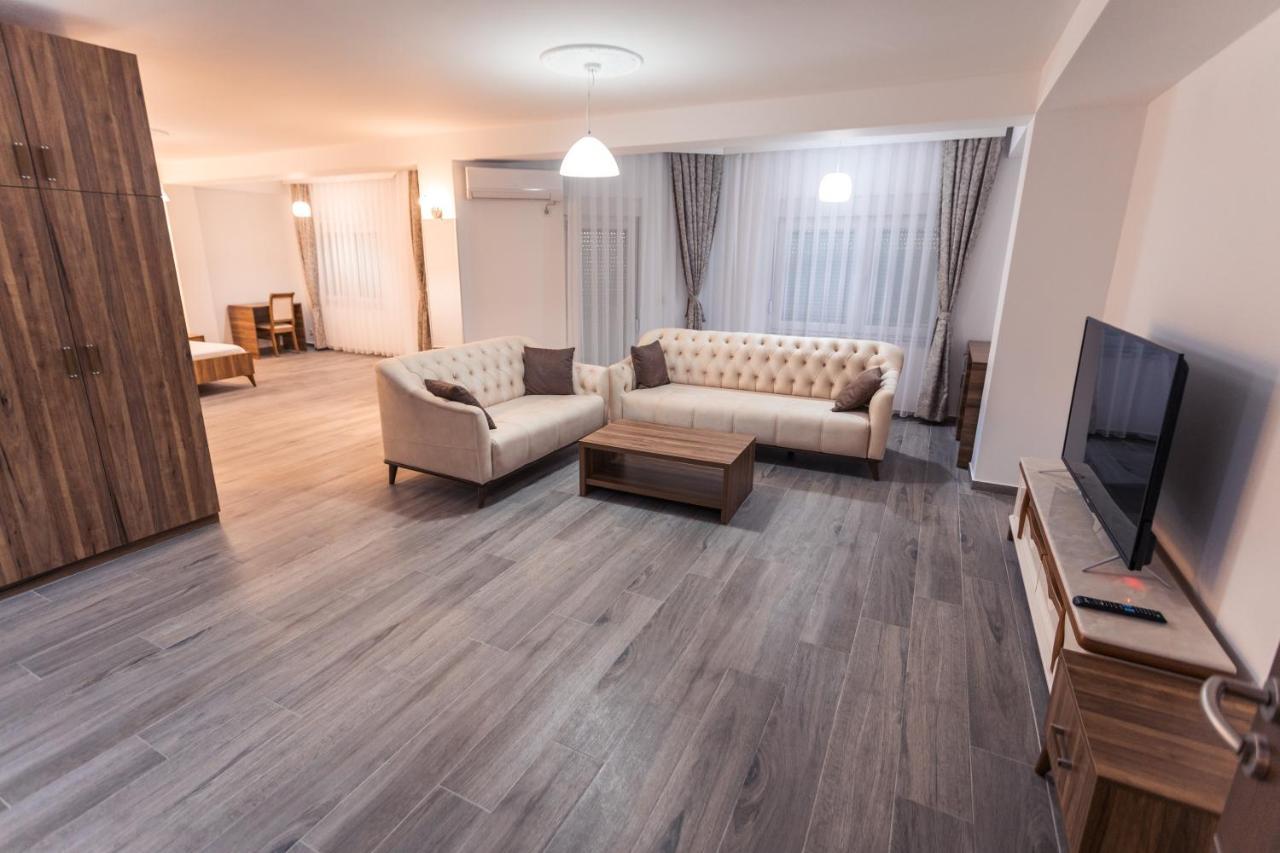 City Hotel Ferizaj Luaran gambar